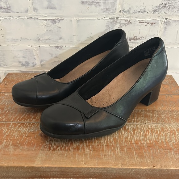Clarks Rosalyn Belle Pumps Womens Size 9M Black Leather Block Heel Slip On Shoes - Picture 2 of 9